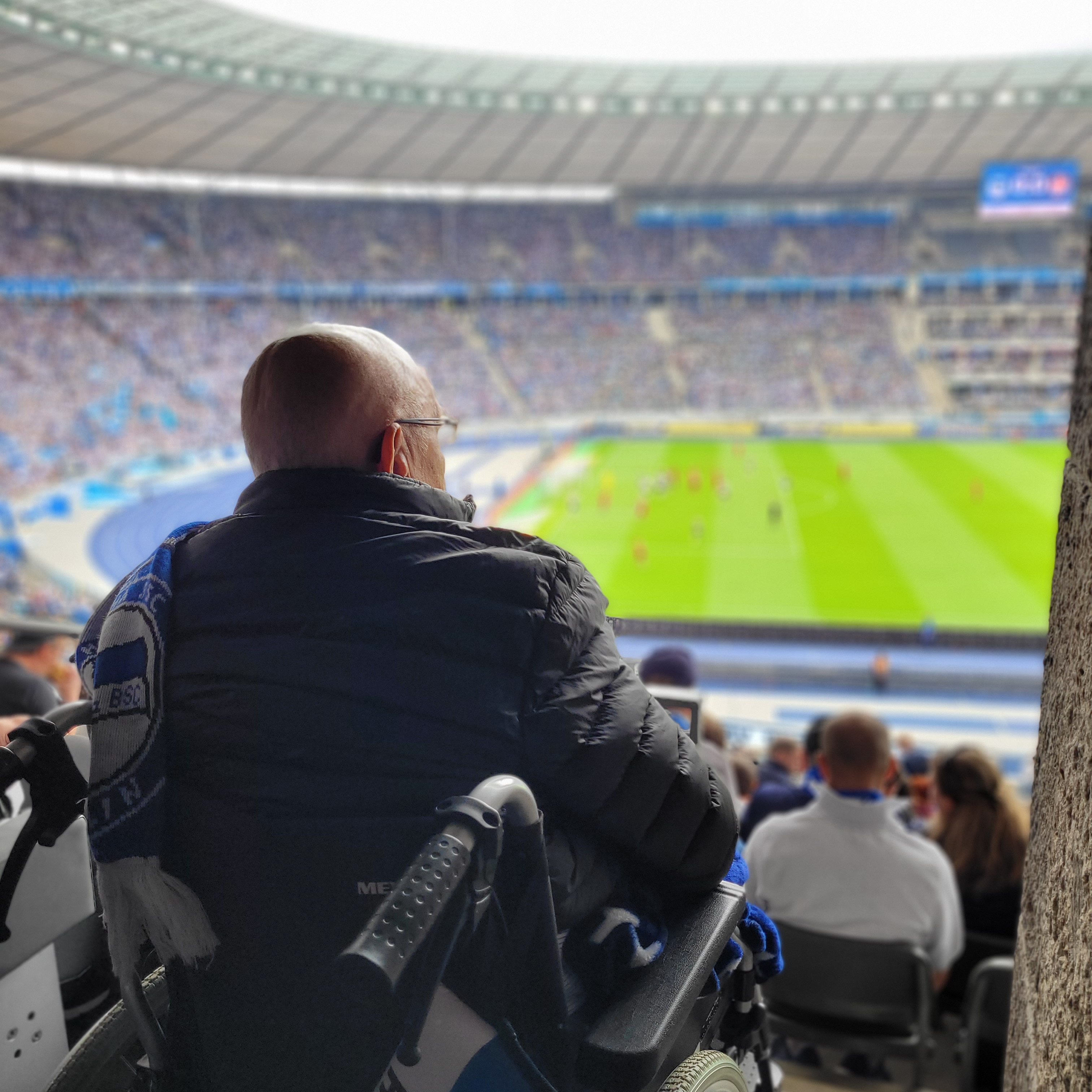 Gerhard im Stadion.jpg