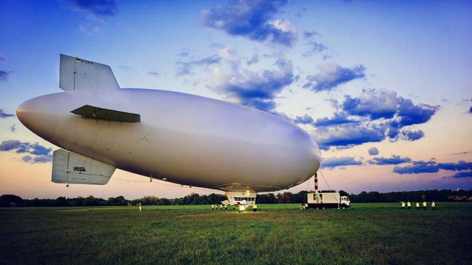 Einmal mit Zeppelin Theo fliegen – dieser Wunsch ging für den todkranken Julius (7) in Erfüllung