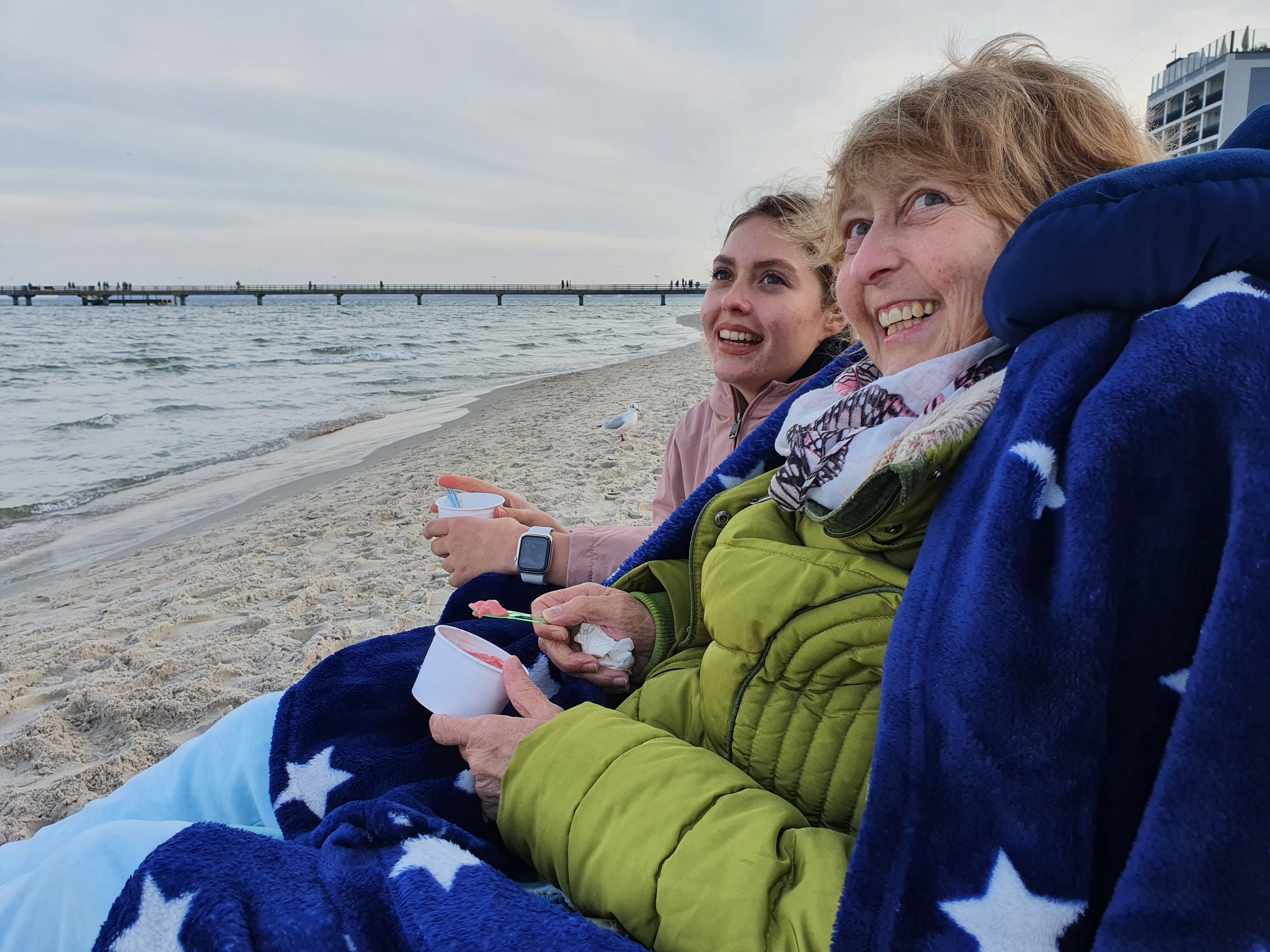 Eis am Strand: Michaela reist nach Scharbeutz