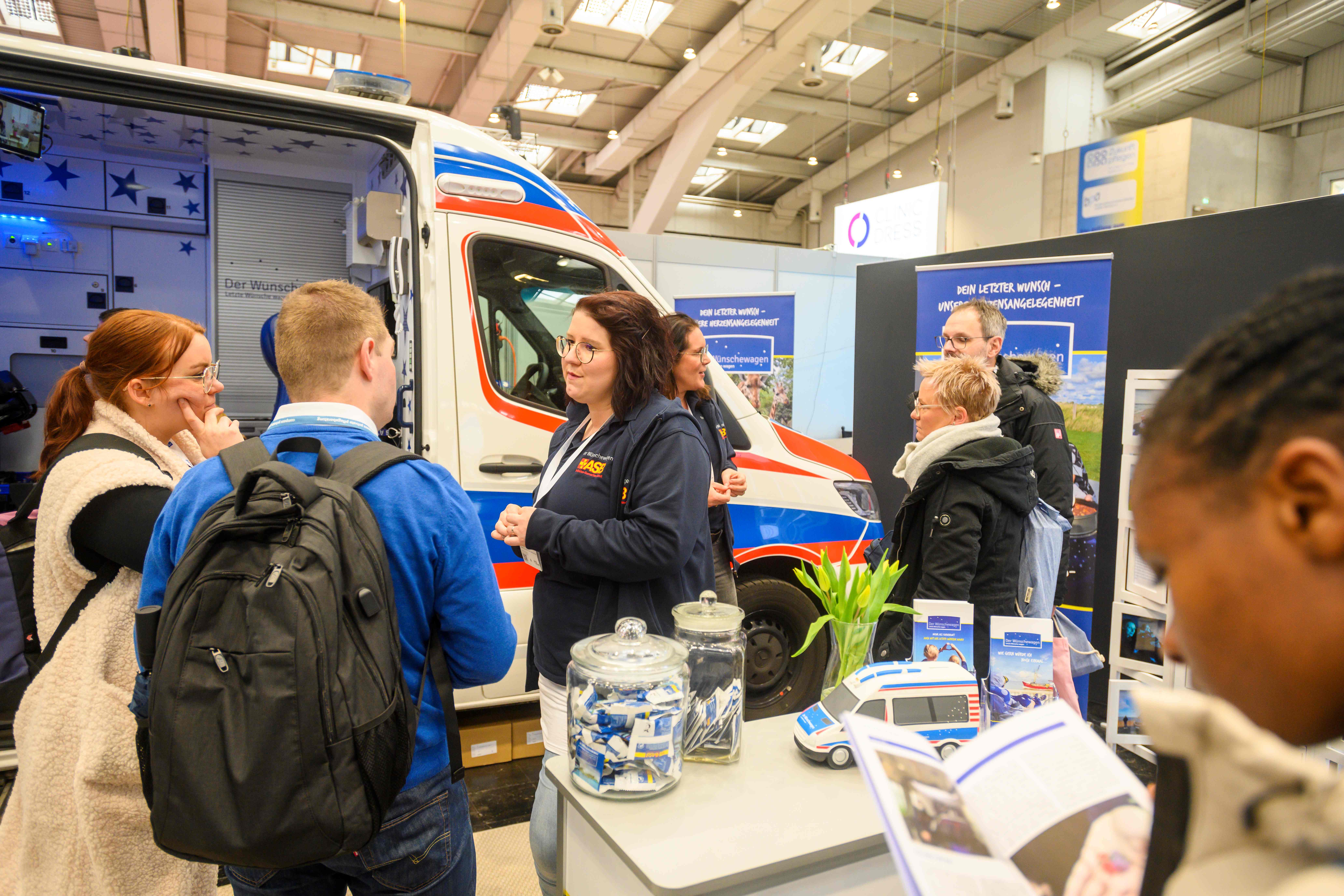 Stand 2.JPG